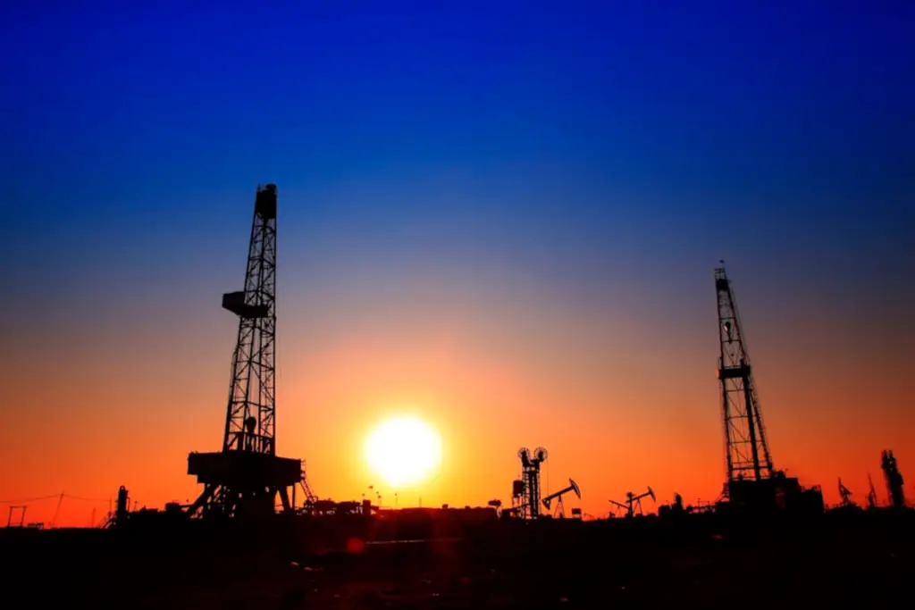 Oil and gas offshore platform representing multilingual documentation and HSE compliance materials.